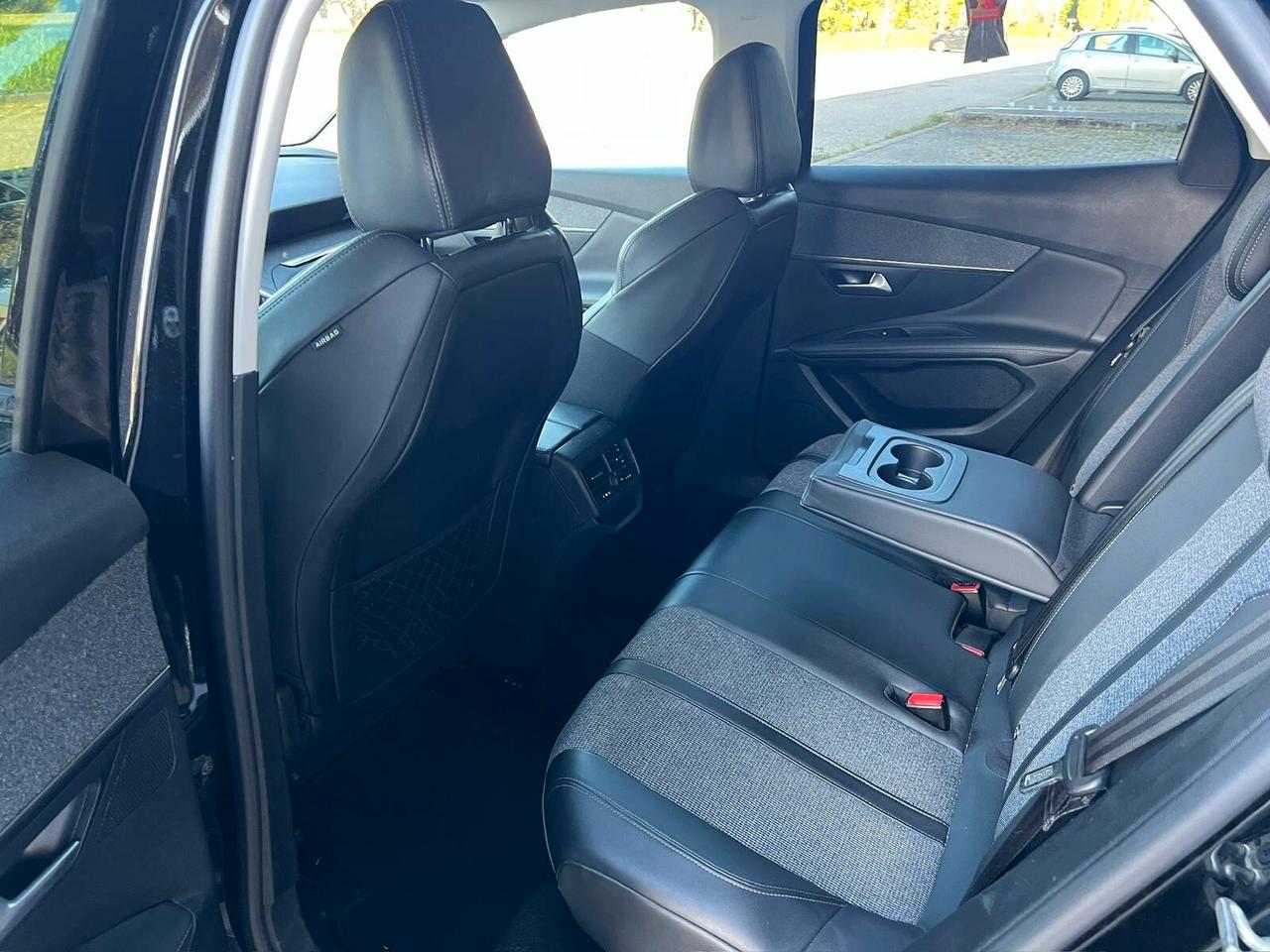 Peugeot 3008 BlueHDi 130 S&S Allure