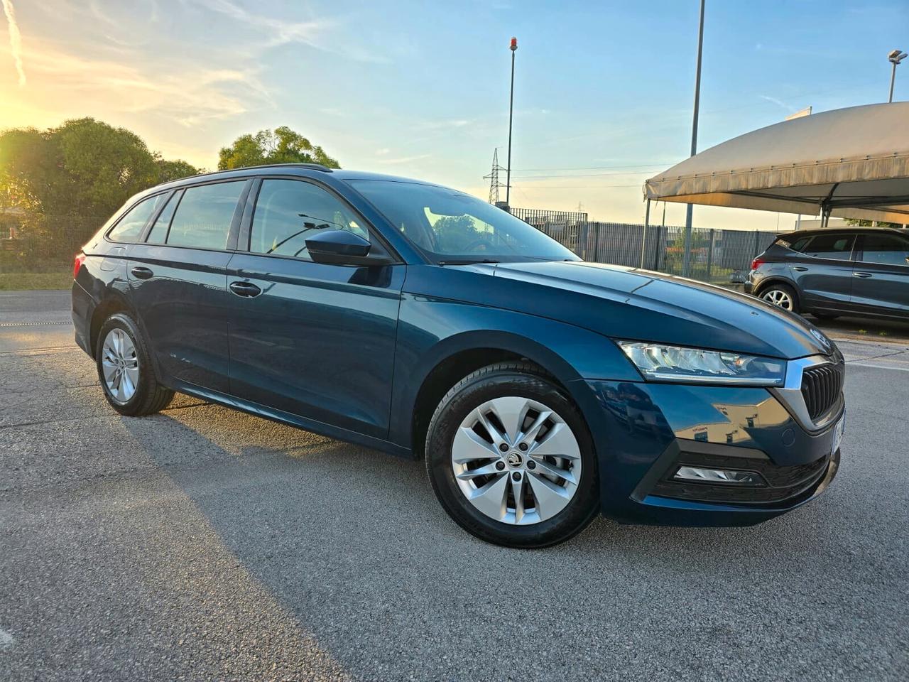 Skoda Octavia 2.0 TDI EVO SCR DSG Wagon Ambition