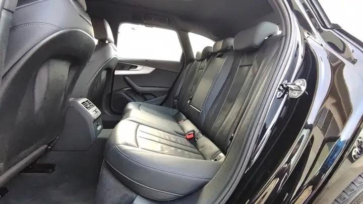 Audi A4 40 TDI quattro S tronic Business Advanced