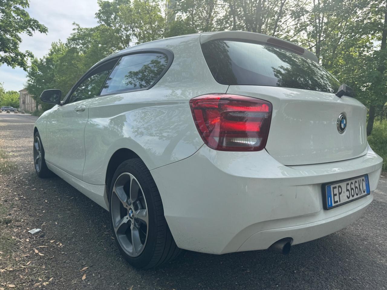 Bmw 114 114i 5p. Unique