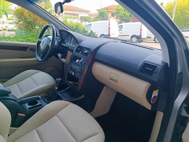 MERCEDES-BENZ A 180 CDI Elegance