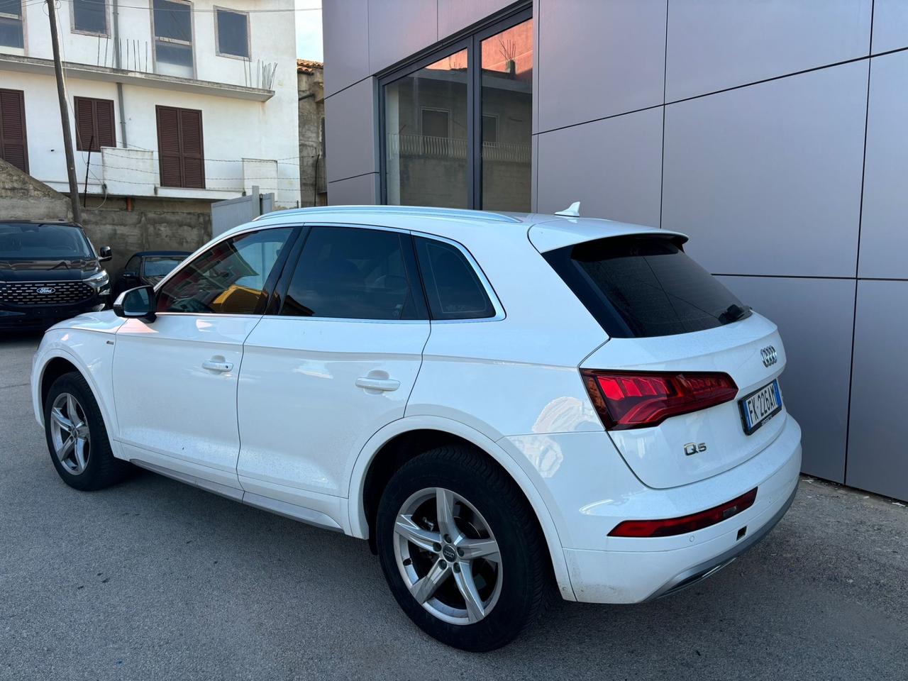 Audi Q5 2.0 TDI 190 CV quattro S tronic S-line - anno 2017 - prezzo €22.900