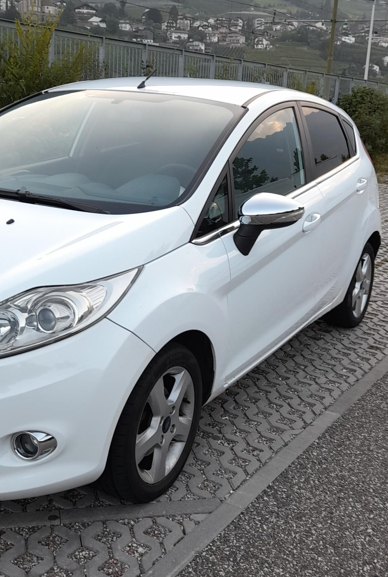 Ford Fiesta 1.6 TDCi 90CV 5 porte DPF Titanium