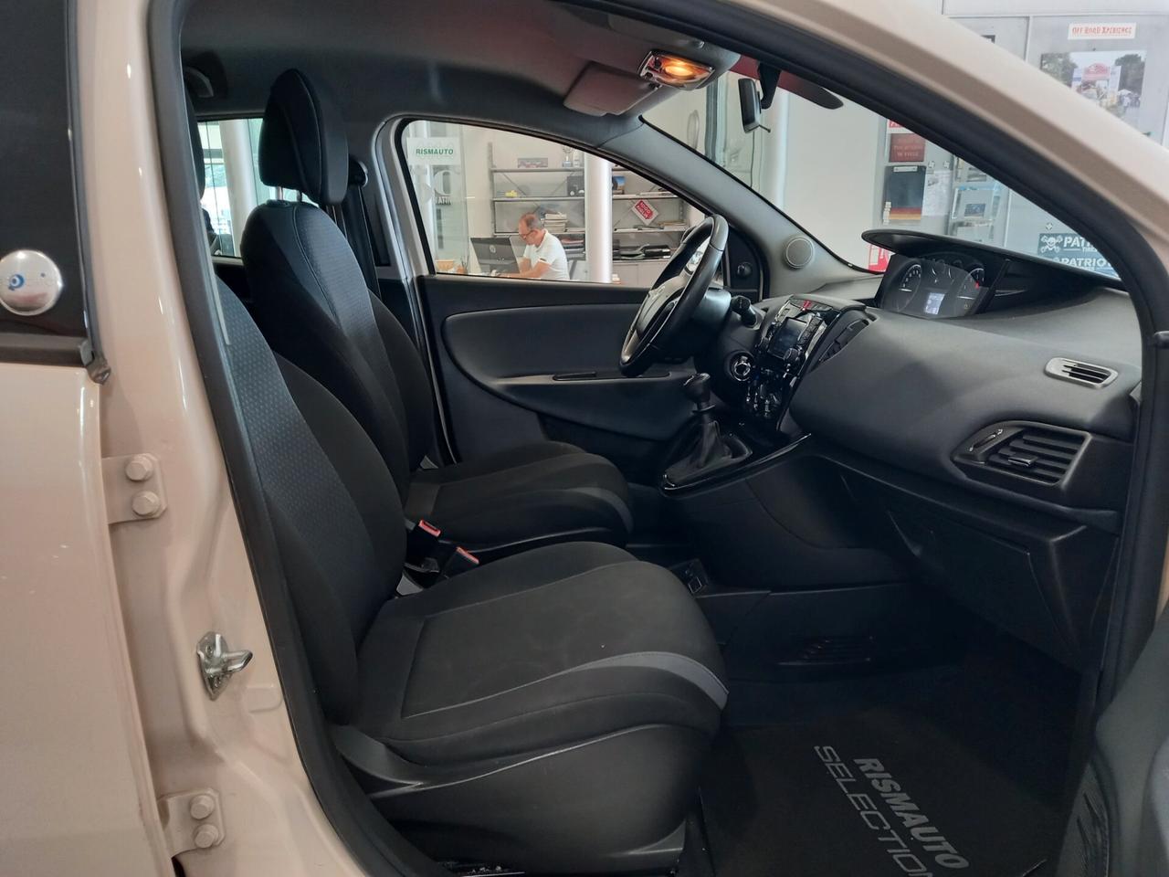 Lancia Ypsilon 1.2 69 CV 5 porte GPL Ecochic Platinum