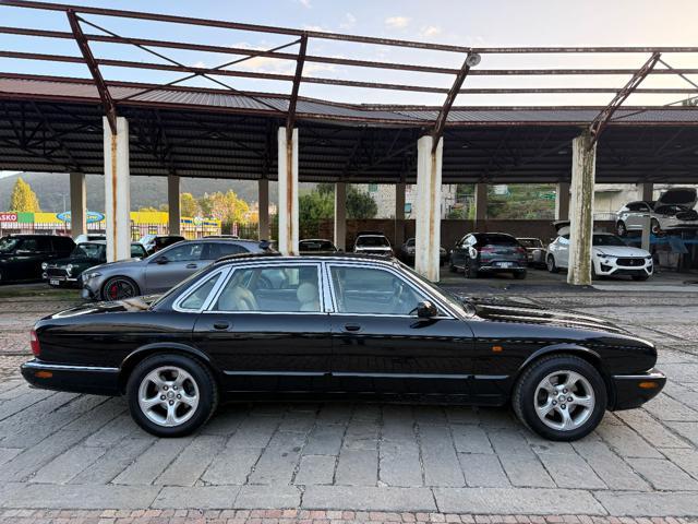 JAGUAR XJ 3.2 cat Executive ISCRITTA ASI