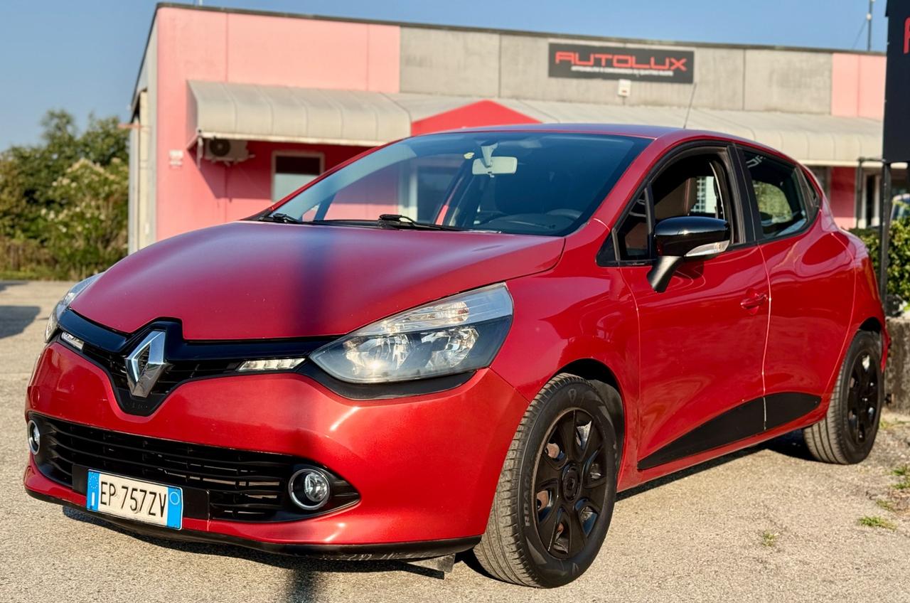 Renault Clio 1.2 16V 5 porte Live! 141.000Km NEOPATENTATI