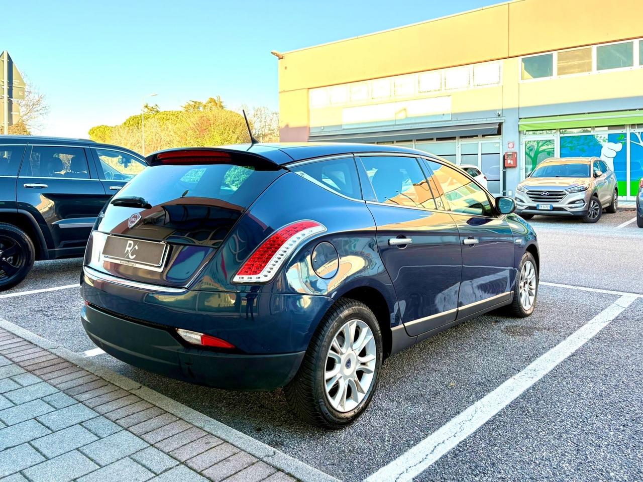 Lancia Delta 1.6 MJT DPF 105 CV Silver