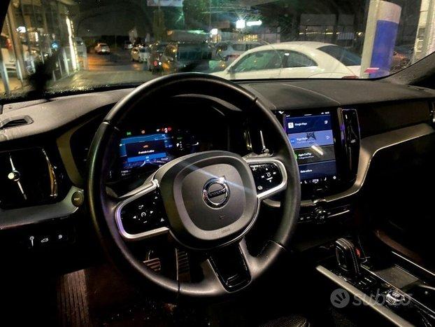 Volvo xc 60 T6 PLUG-IN AWD AUTO RECHARGE R-DESIGN