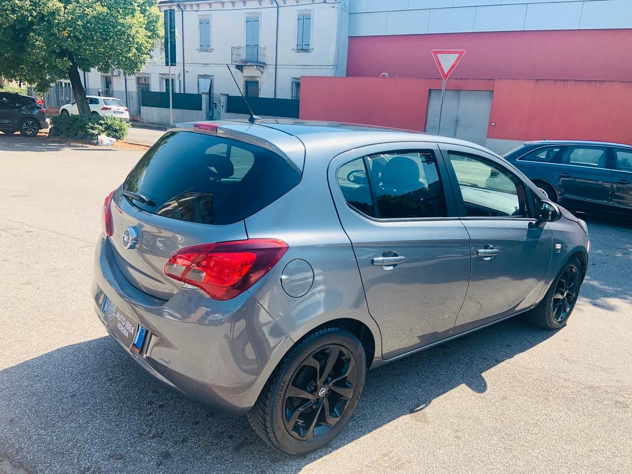 Opel Corsa 1.2 5 porte Innovation