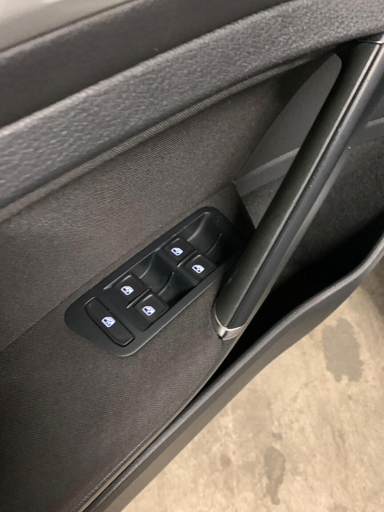 Volkswagen Golf 1.0 TSI 115 CV DSG 5p. Comfortline BlueMotion