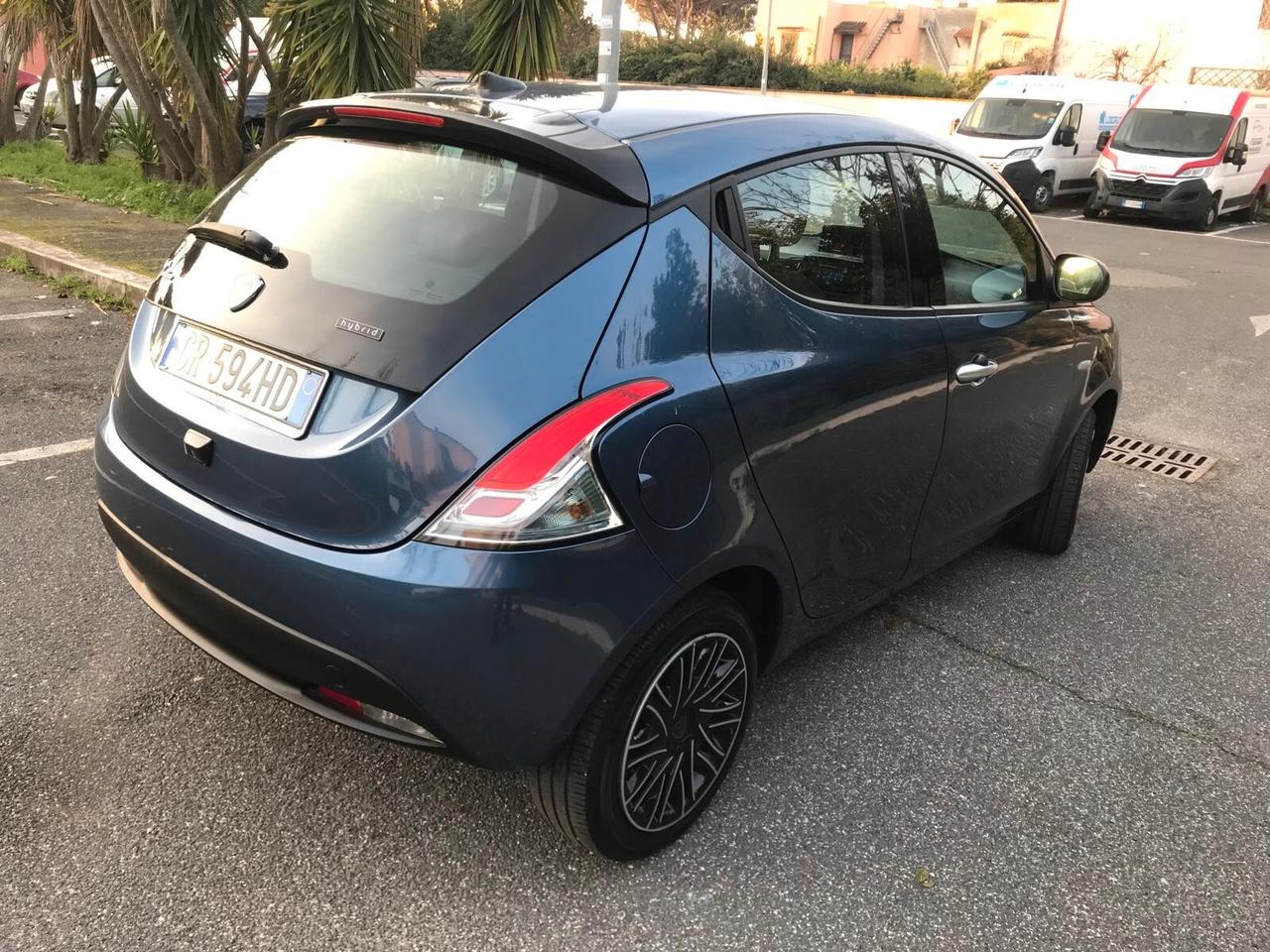 Lancia Ypsilon 1.0 FireFly 5 porte S&S Hybrid Gold