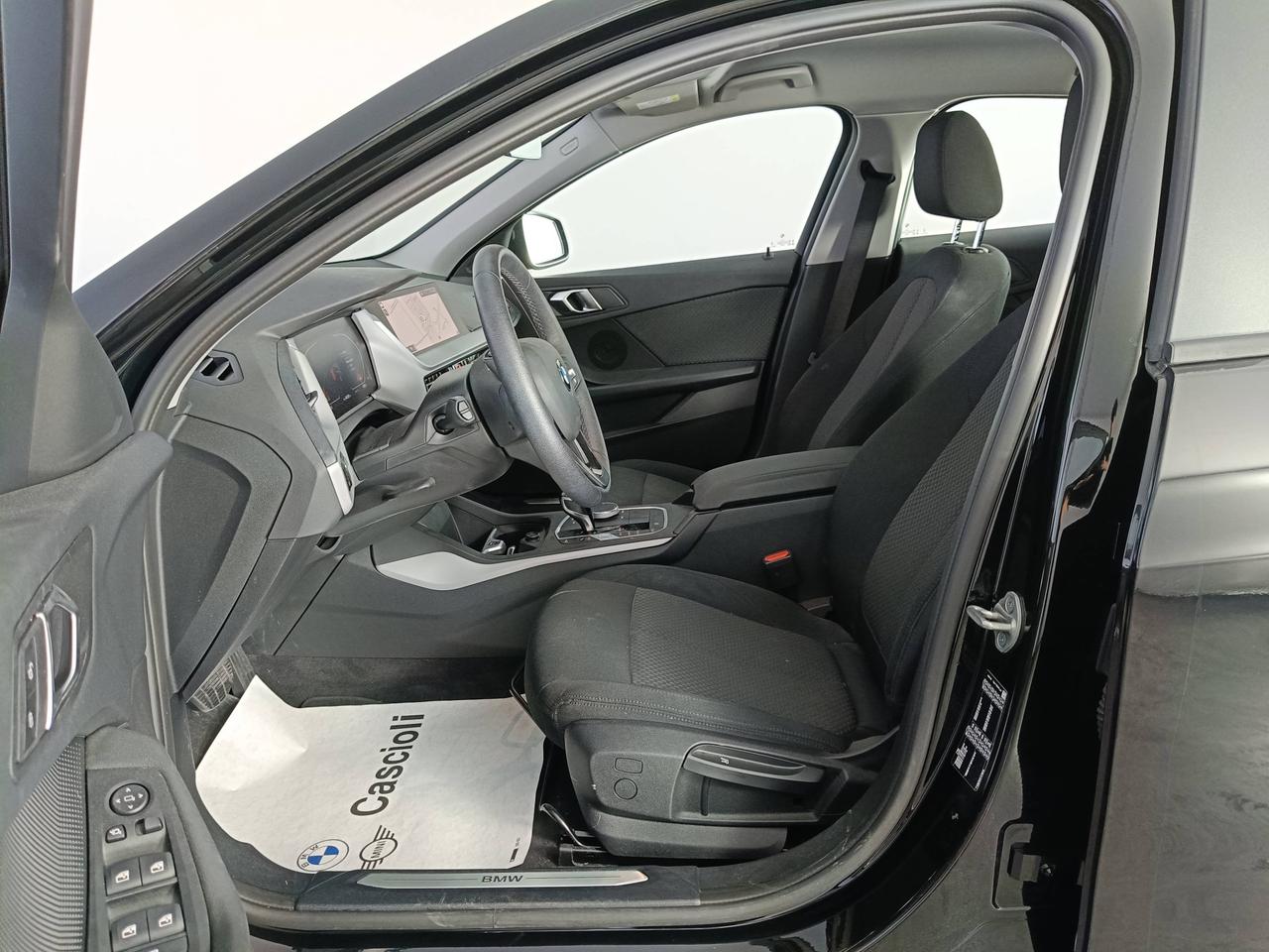 BMW Serie 1 F40 - 118d Business Advantage auto