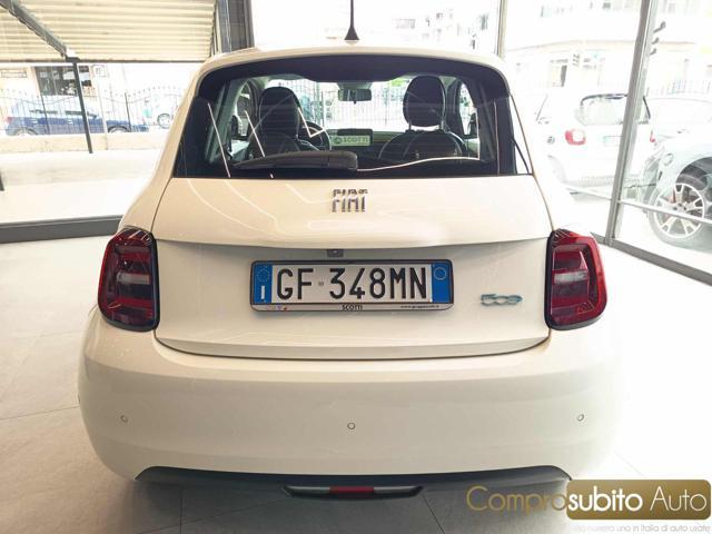 FIAT 500e 3+1 42 kWh Passion