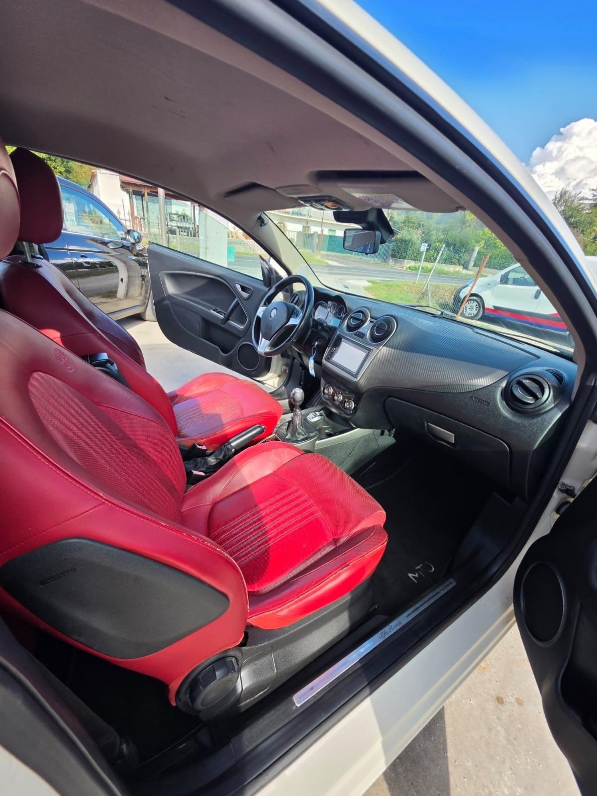 Alfa Romeo MiTo 1.6 JTDm 16V Distinctive Premium Pack