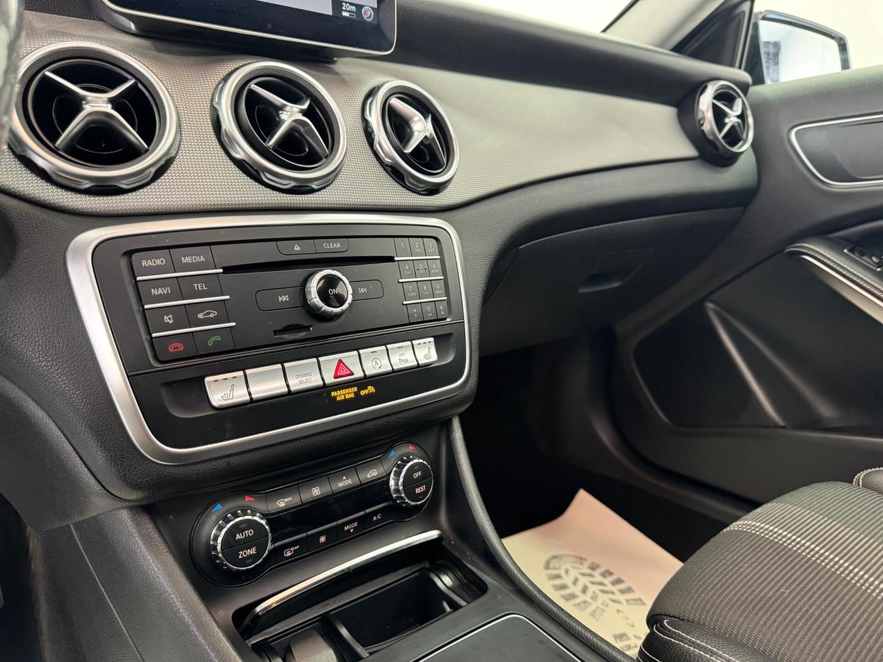 Mercedes-benz GLA 220 -AUTO- Premium-TETTO-2019