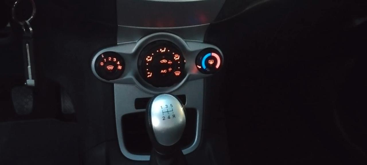 Ford Fiesta 1.2 16V 82CV 5p. Titanium Bs.