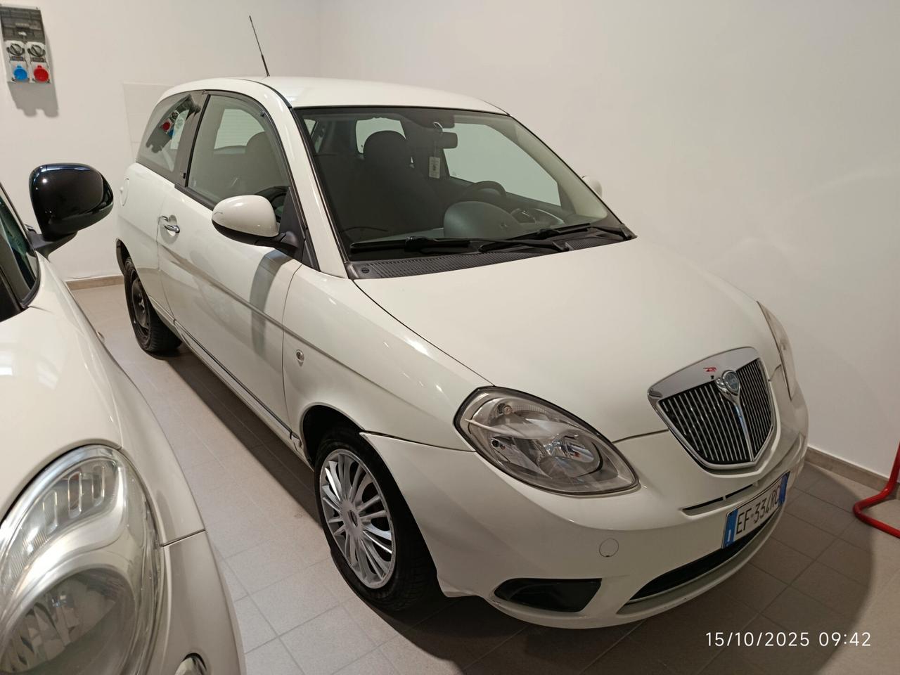 Lancia Ypsilon 1.3 MJT 75 CV Unyca