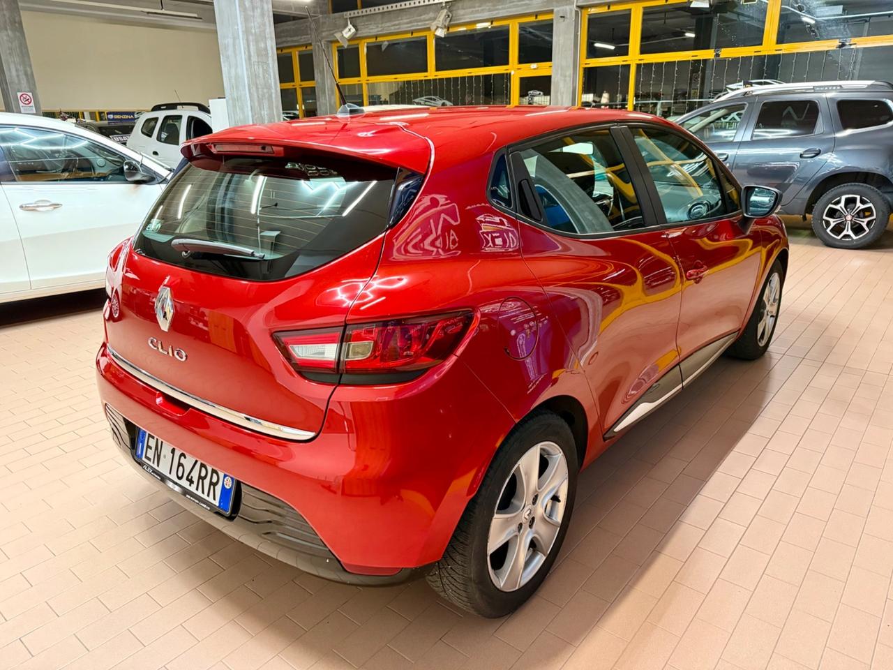 Renault Clio 1.100 benzina 73cv Neopatentati