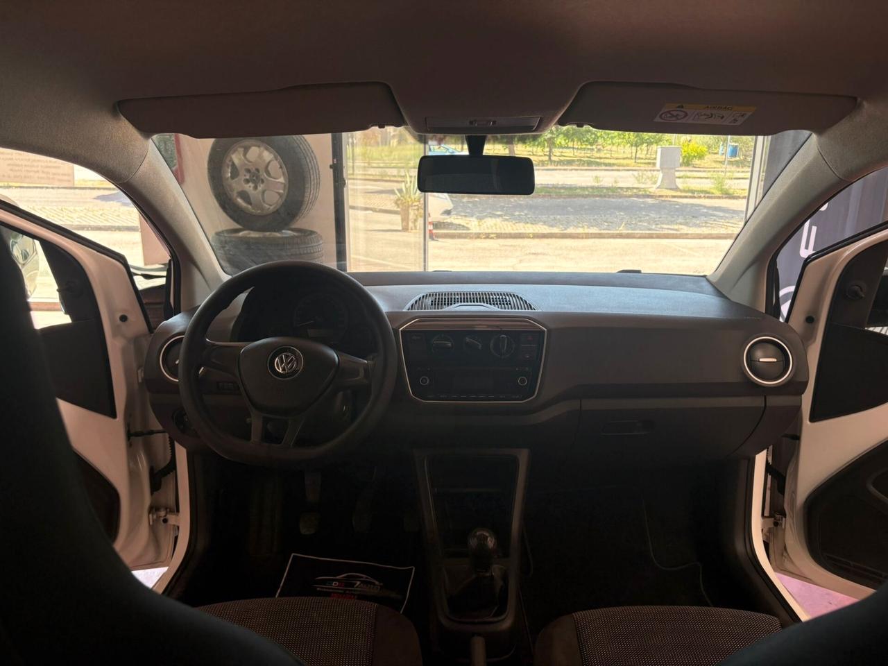 VOLKSWAGEN UP benzina 1000 CV 60 Km 155.974 X NEOPATENTATI