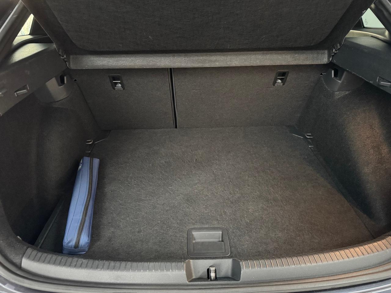 Volkswagen Taigo 1.0 tsi r-line 110cv