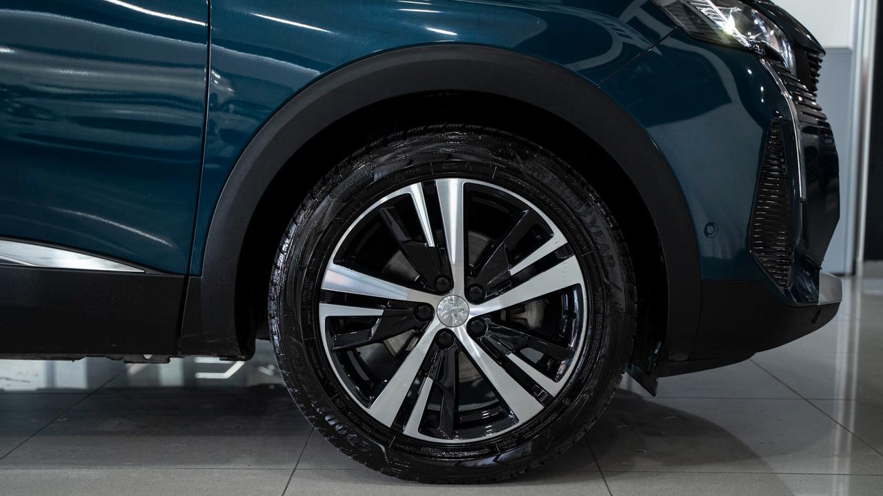 Peugeot 3008 1.5 BLUEHDI GT PACK SES 131 CV EAT8 AUTO VIRTUAL FULL OPTIONAL