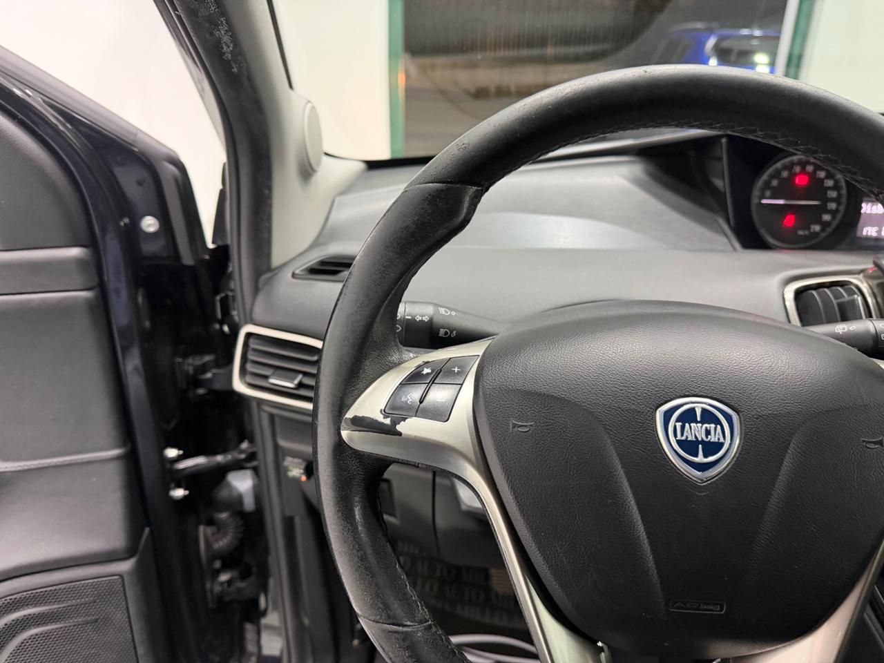 Lancia Ypsilon 1.2 69 CV 5 porte GPL Ecochic Gold