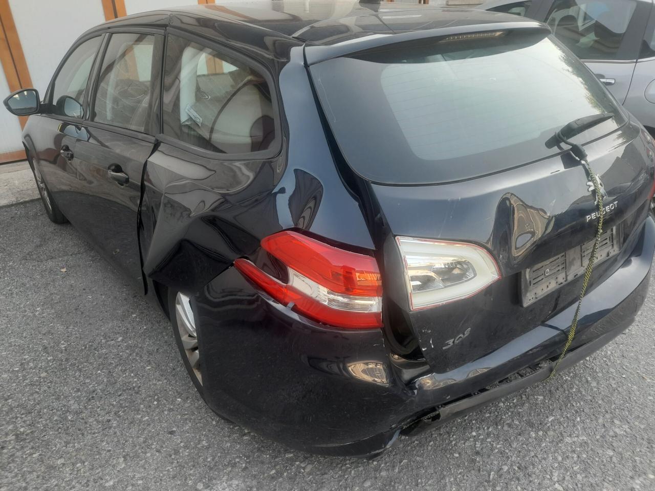 Peugeot 308 BlueHDi 120 S&S SW Business