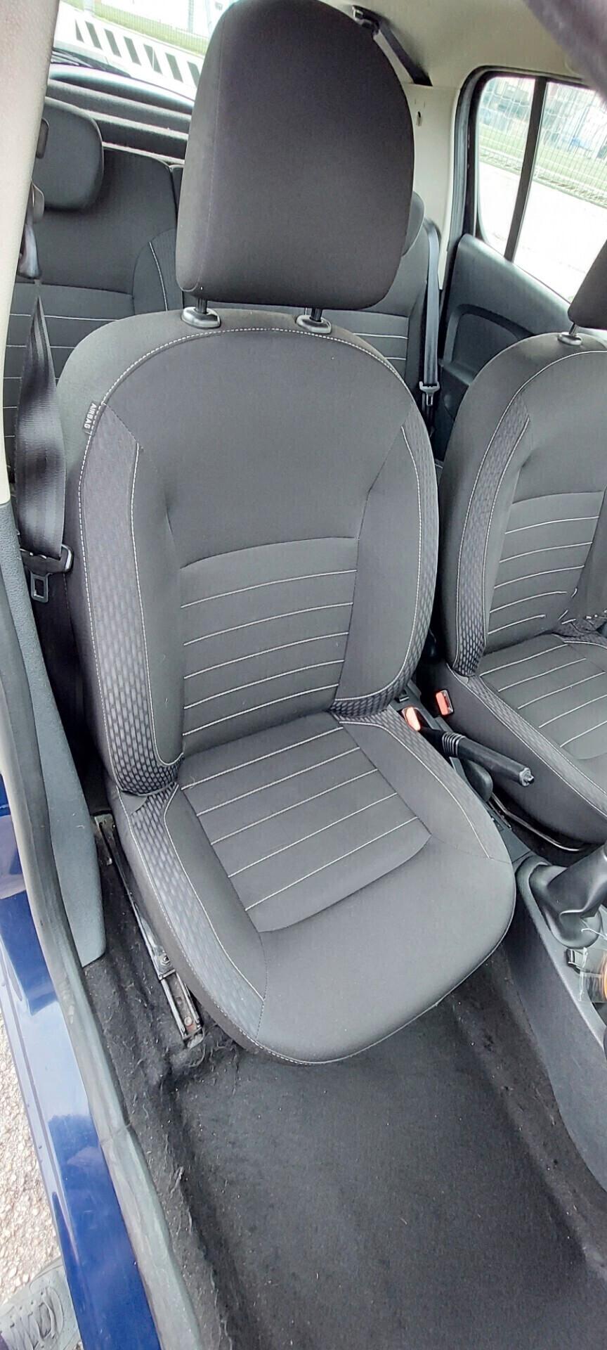 DACIA SANDERO 1,0 GPL DI SERIE CASA MADRE 100 CV TELEFONO X NEOPATENTATI IMPECCABILE