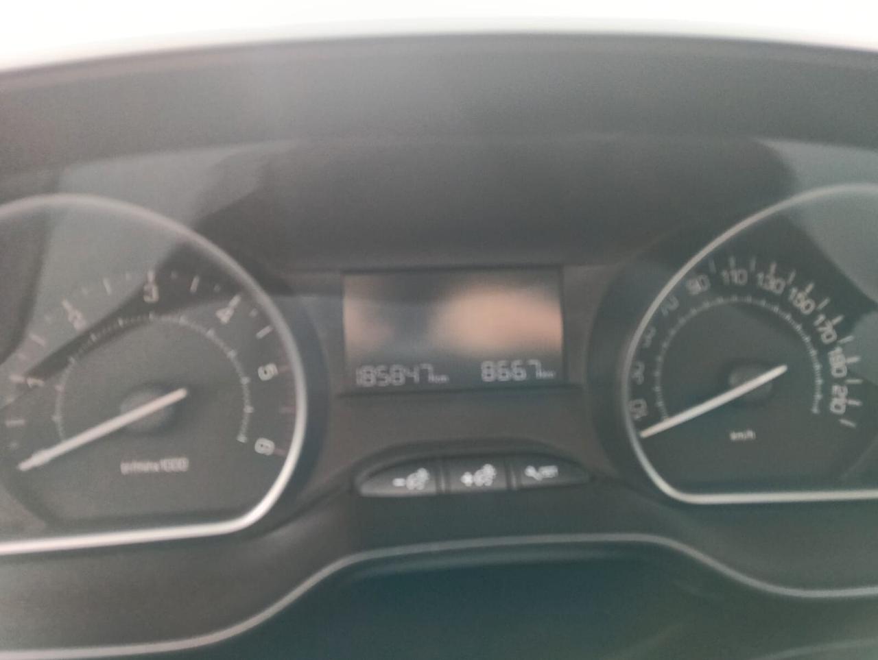 Peugeot 208 1.6BlueHDi 75cv 5p Active