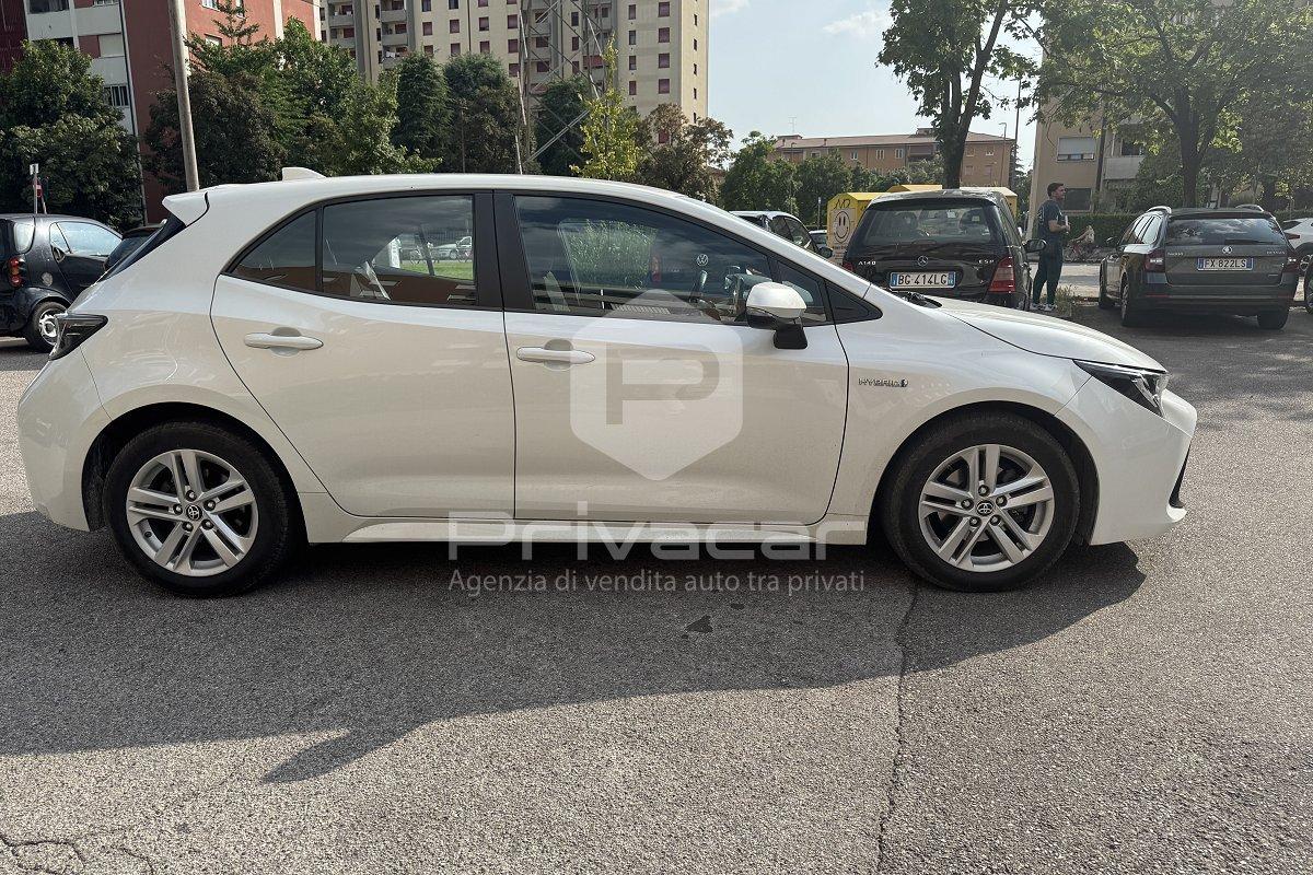 TOYOTA Corolla 1.8 Hybrid Business