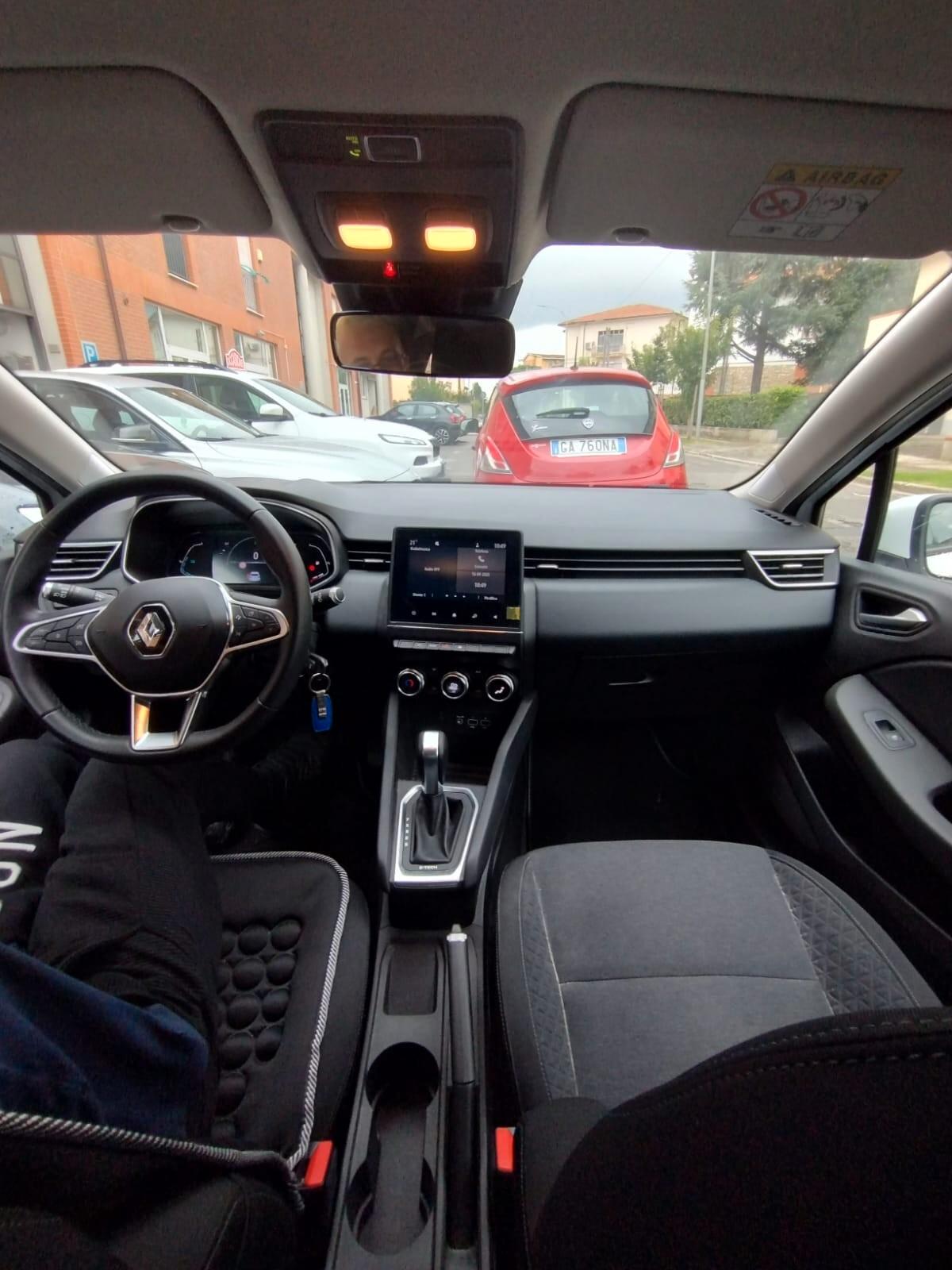 Renault Clio Full Hybrid E-Tech 140 CV 5 porte Initiale Paris