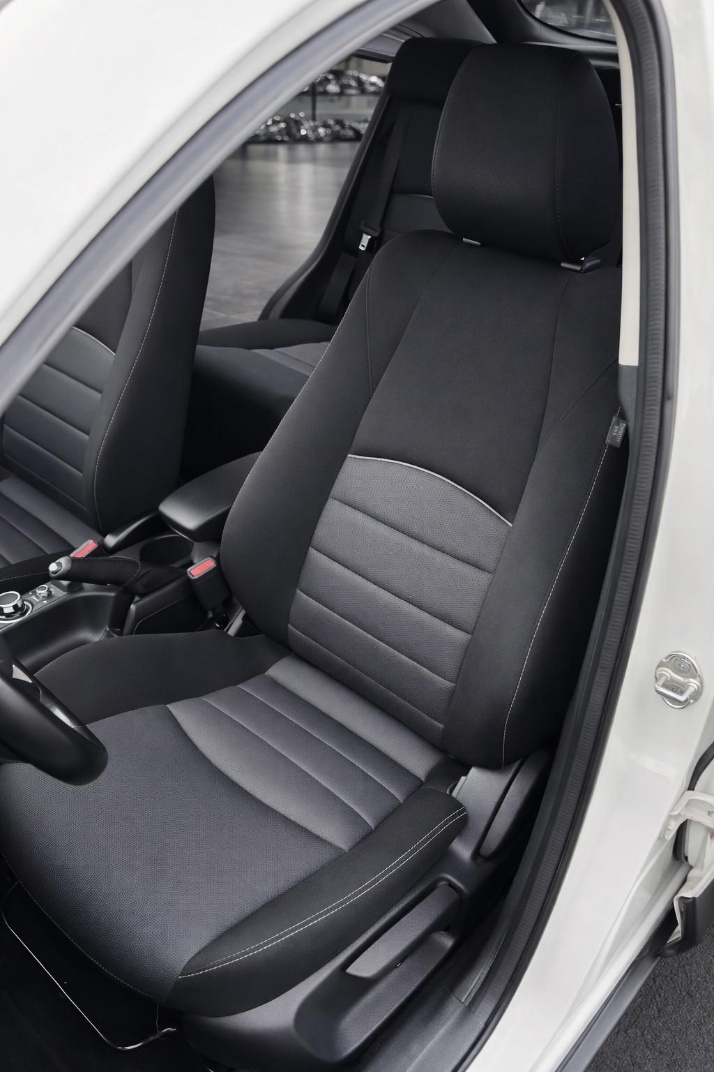 Mazda CX-3 1.5L Skyactiv-D Evolve 105CV da vetrina