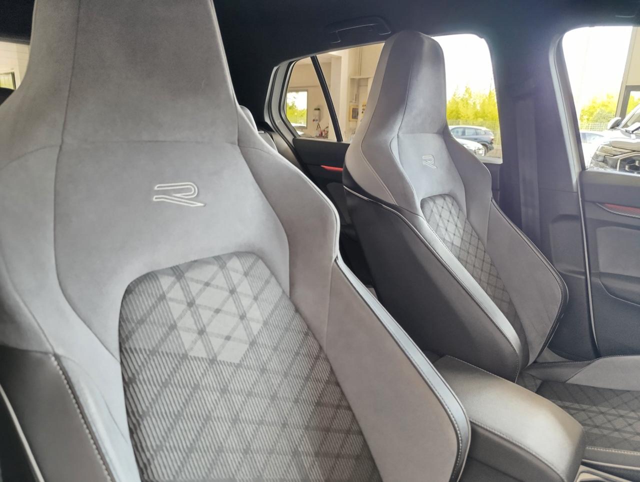Volkswagen Golf 1.5 etsi evo R-Line 150cv dsg