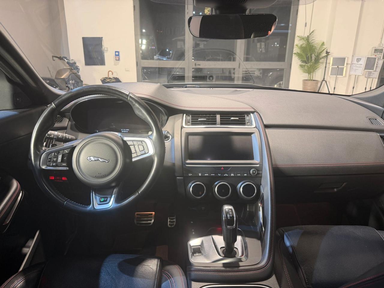 Jaguar E-Pace 2.0D 150 CV AWD aut. R-Dynamic S