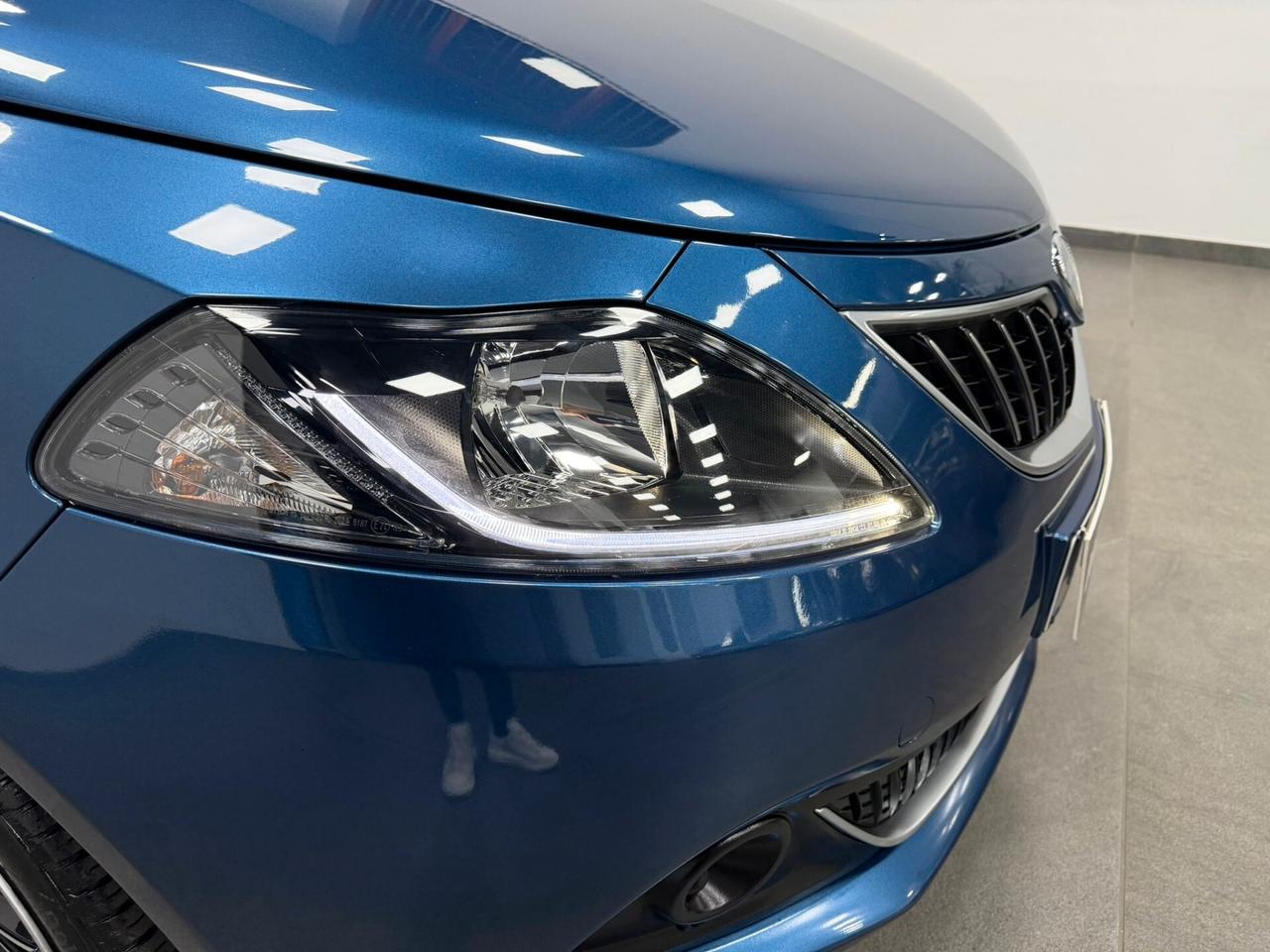 Lancia Ypsilon 1.0 FireFly 5 porte S&S Hybrid Ecochic Silver