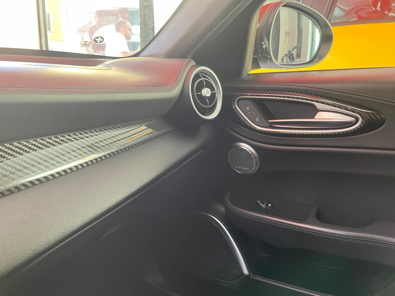 Alfa Romeo Giulia 2.2 210 CV Q4 HARMAN KARDON FULL!