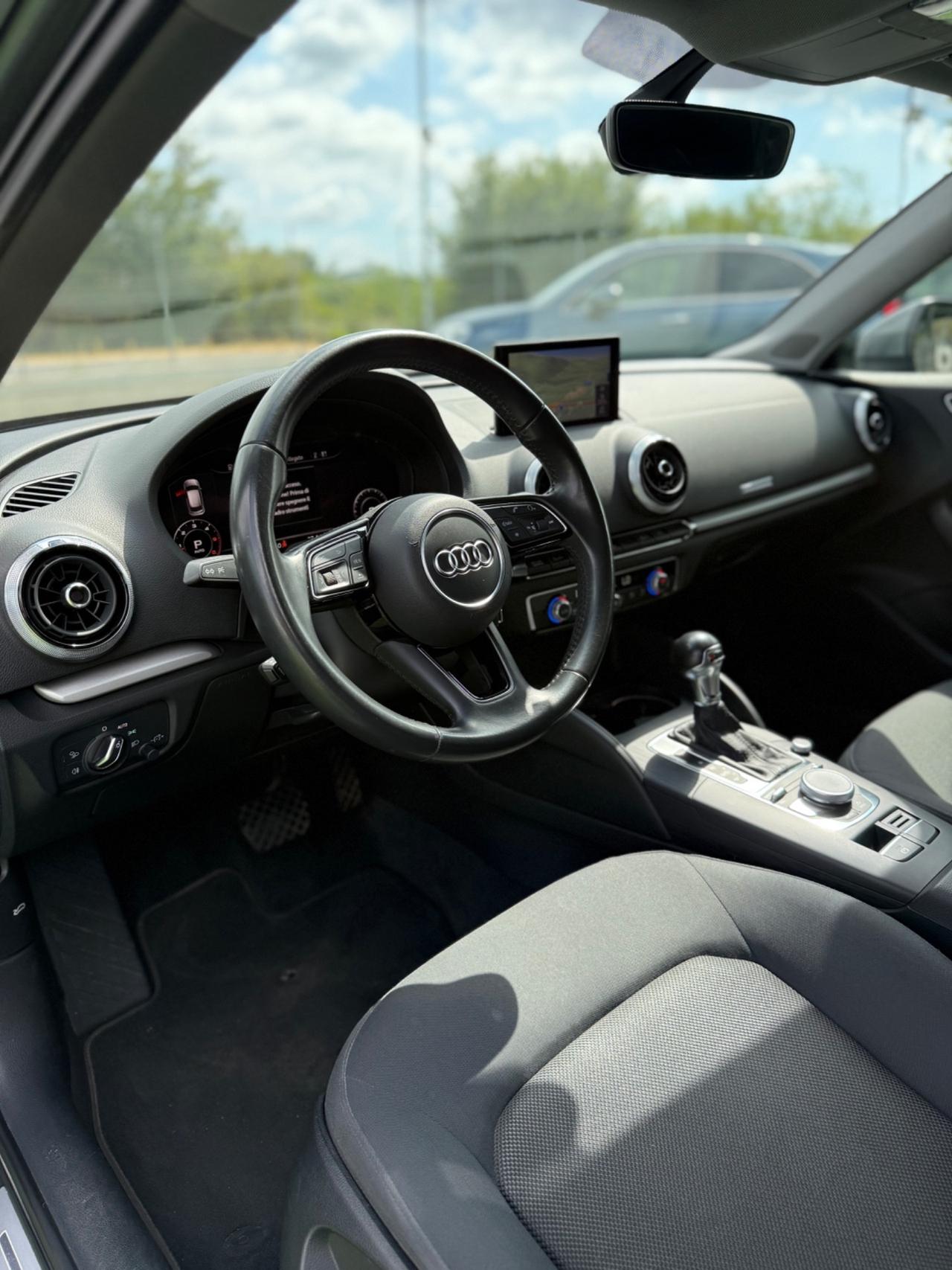 Audi A3 SPB 1.6 Diesel S-LINE