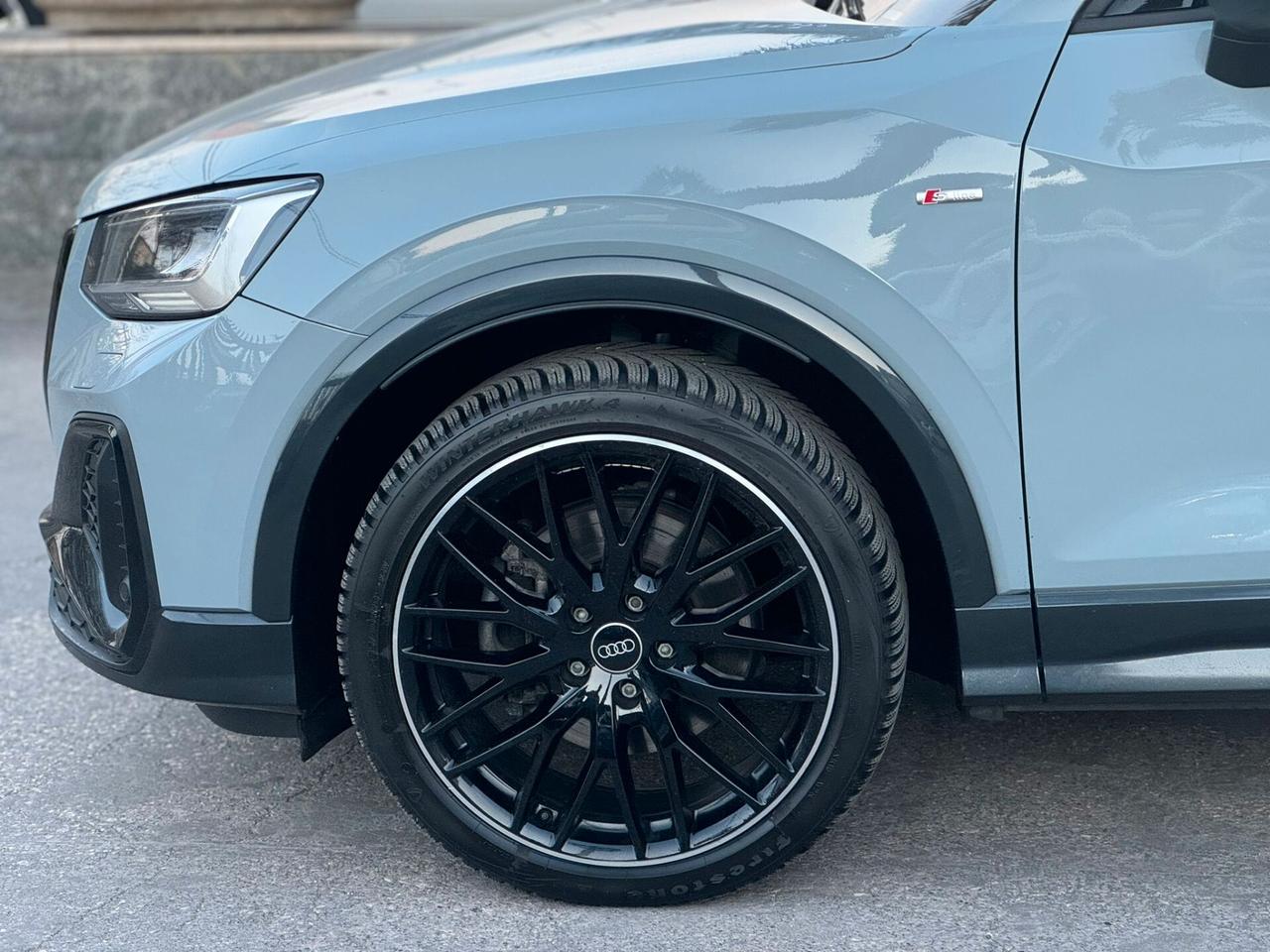 Audi Q2 30 TDI S tronic Identity Black