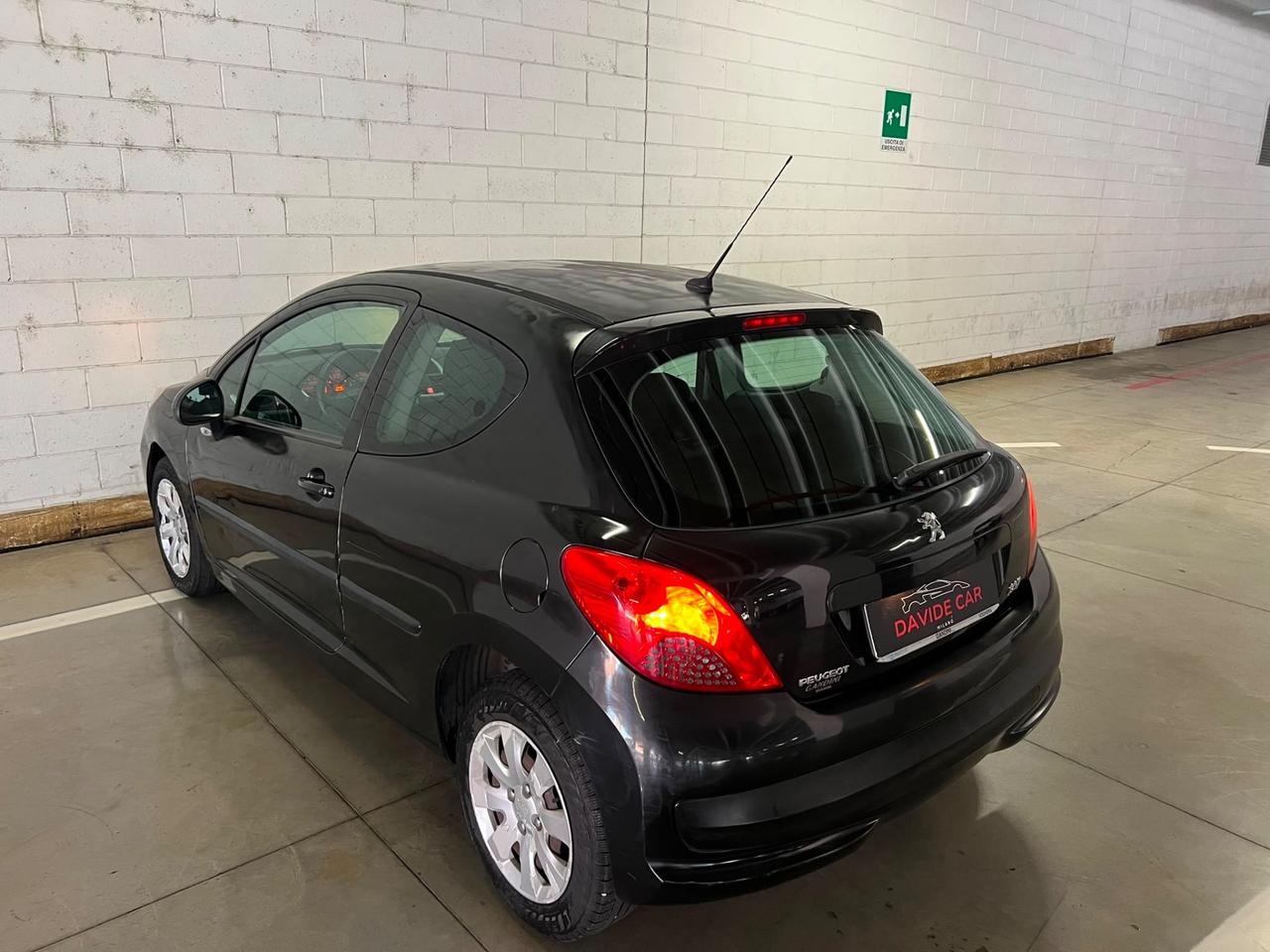 Peugeot 207 1.4 8V 75CV 3p. X Line