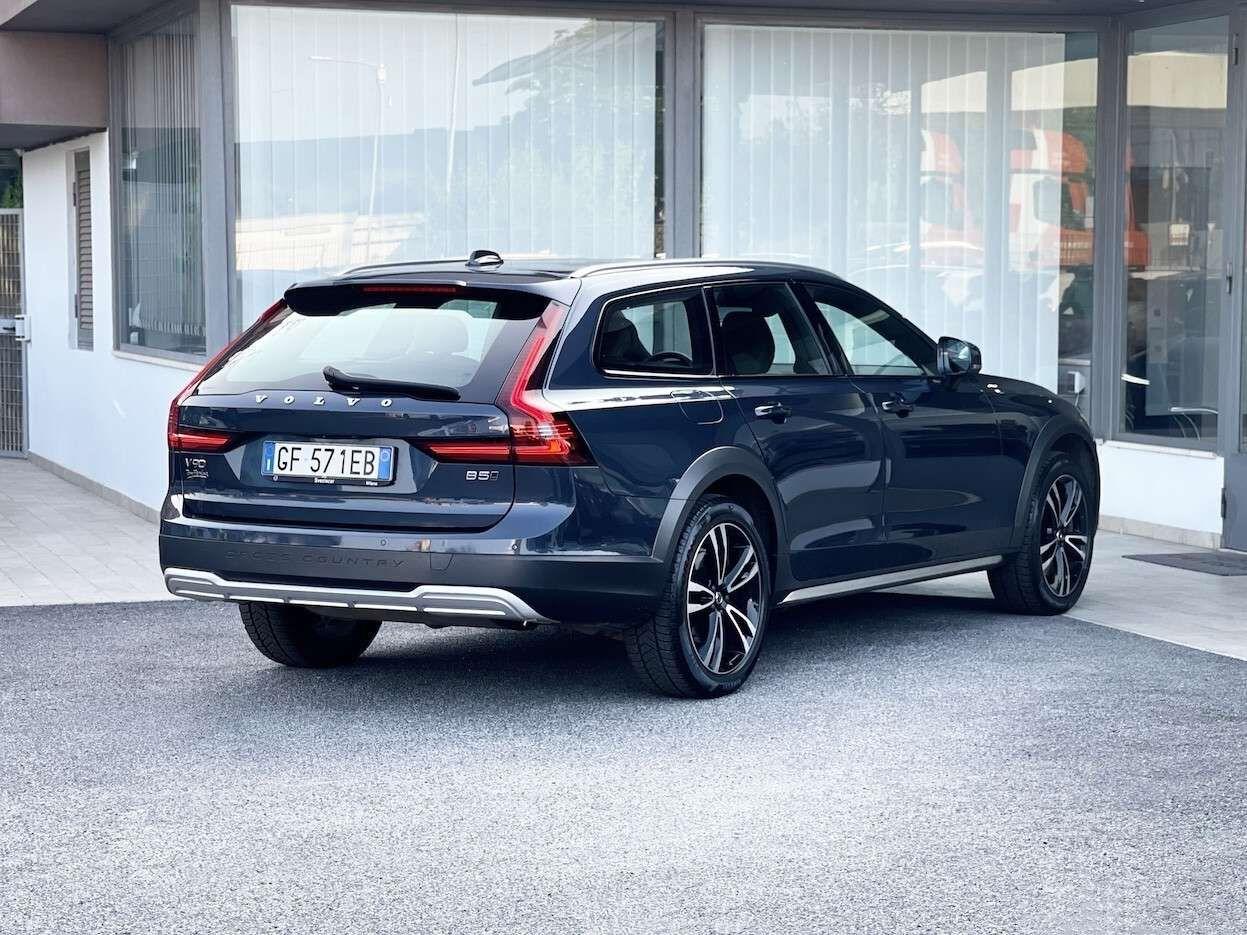 Volvo V90 Cross Country 2.0 Hybrid 250CV E6 AWD Automatica - 2021