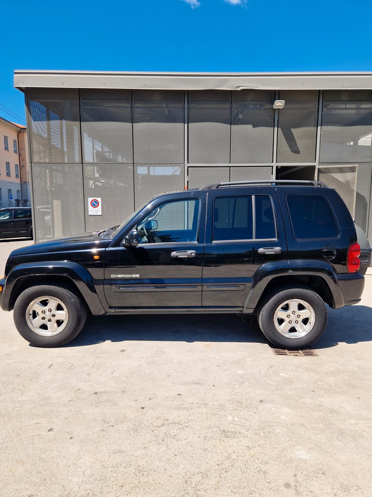 Jeep Cherokee 2.5 CRD Sport 4x4 inseribile