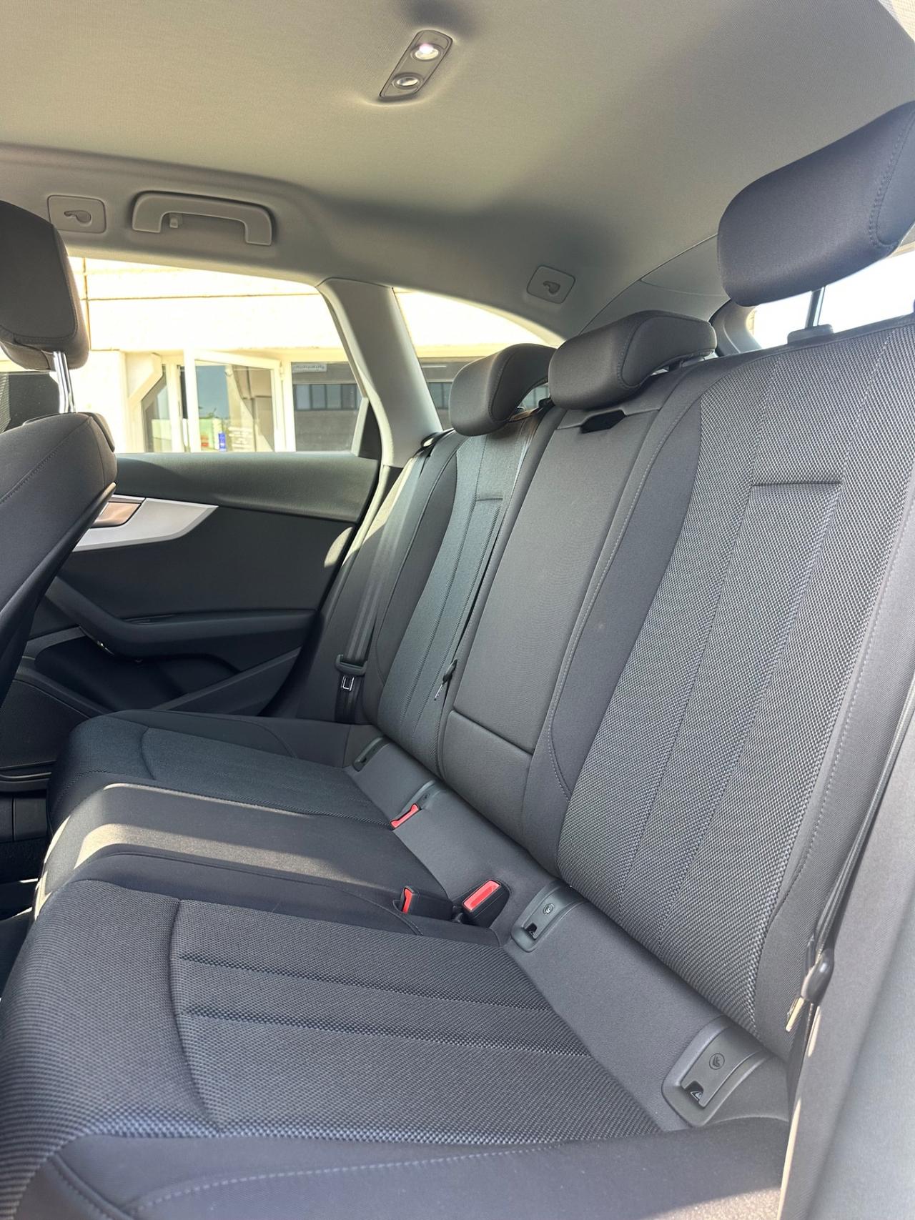 Audi A4 Avant 35 TDI/163 CV S tronic Business Advanced