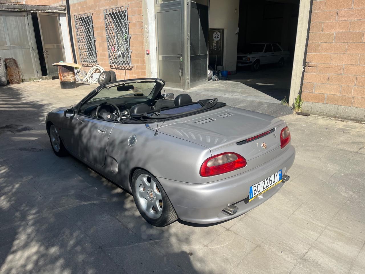 Mg MGF 1.8 spider DA SISTEMARE