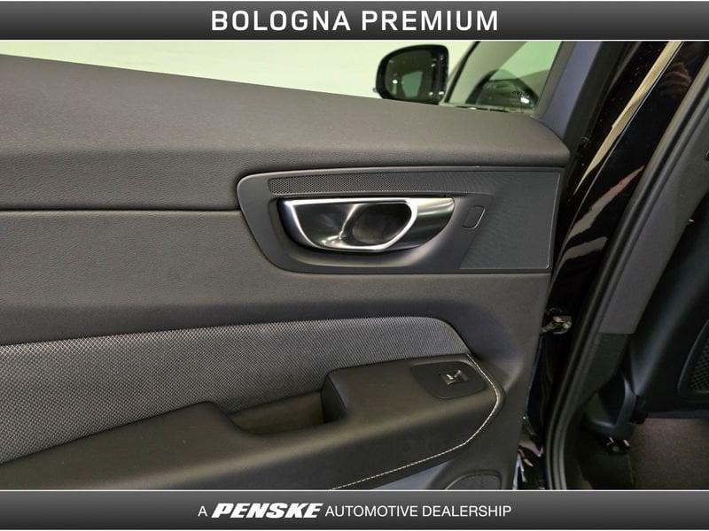 Volvo XC60 XC60 B5 AWD automatico Plus Dark