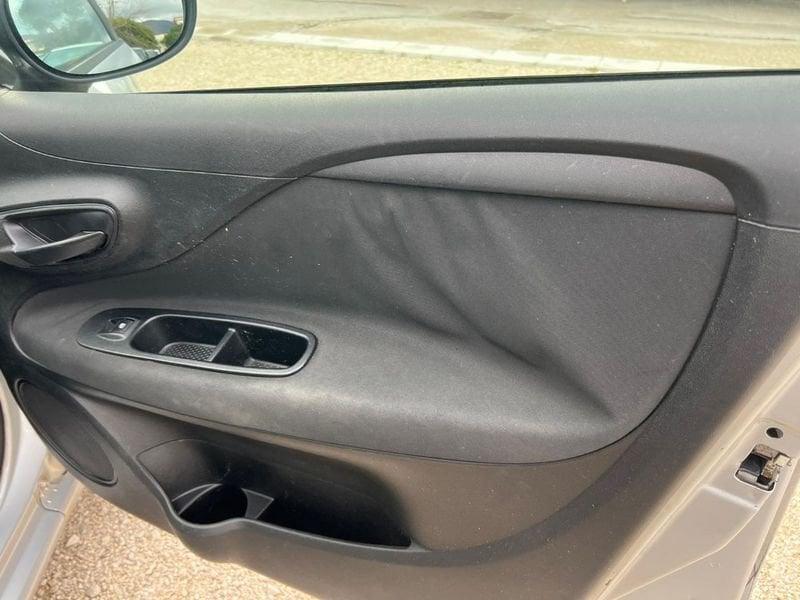 FIAT Punto 1.2 Easy 69cv LEGGI