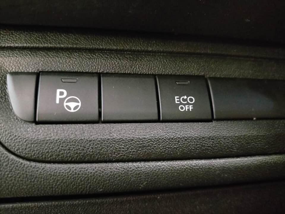 PEUGEOT 2008 1.2 PureTech 110 SeS GT LINE