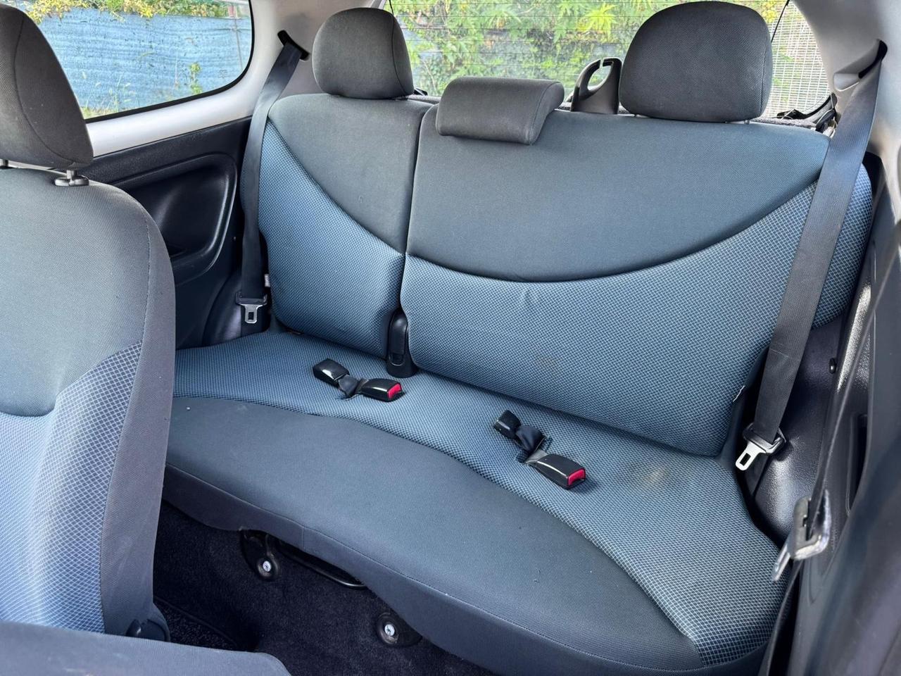 Toyota Yaris 1.0i 16V cat 3 porte Sol