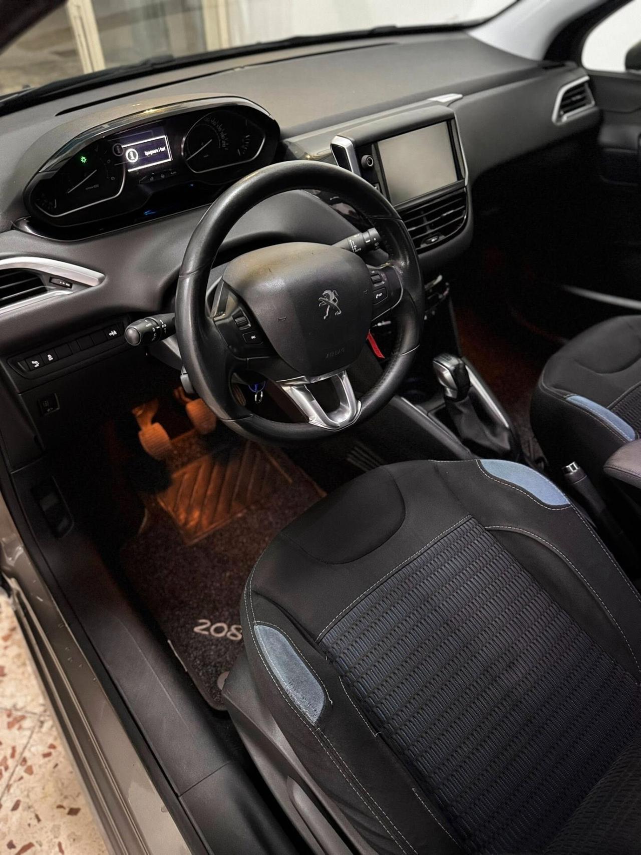 Peugeot 208 1.4 HDi 68 CV 5 porte Allure