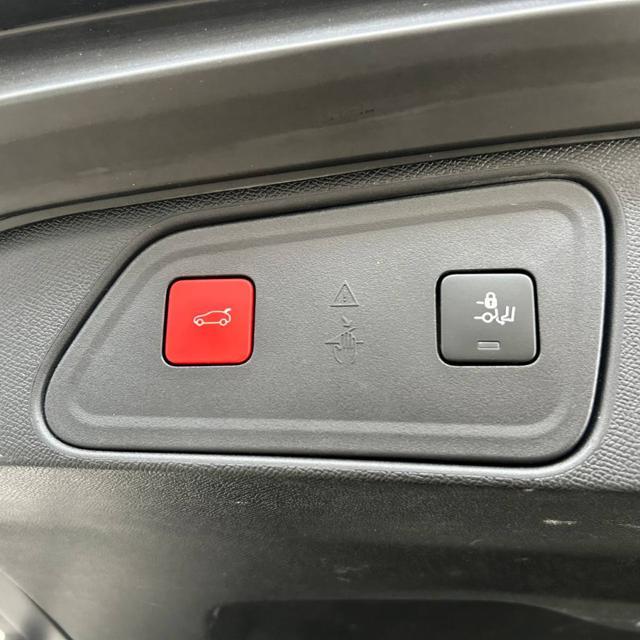 PEUGEOT 3008 Hybrid4 300 e-EAT8 GT Pack