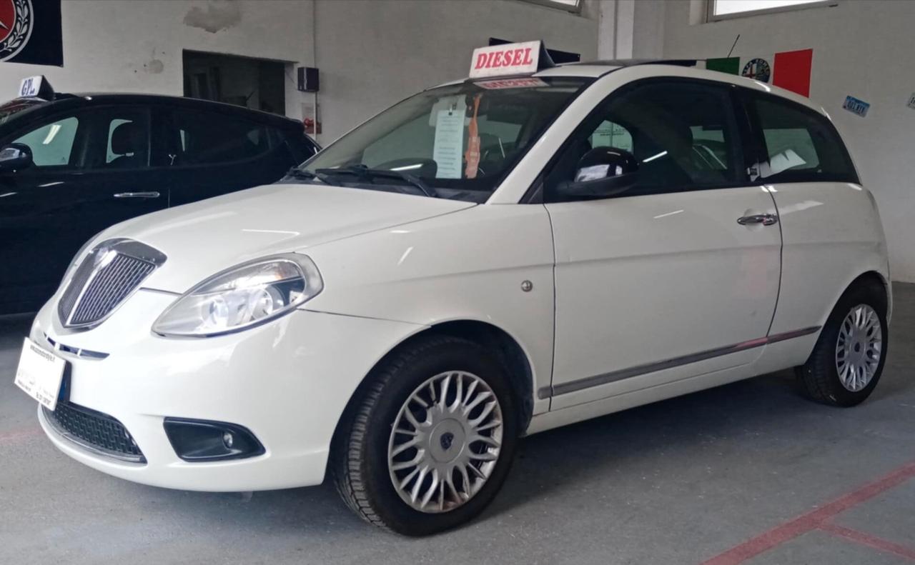 Lancia Ypsilon 1.3 MJT 75 CV Diva